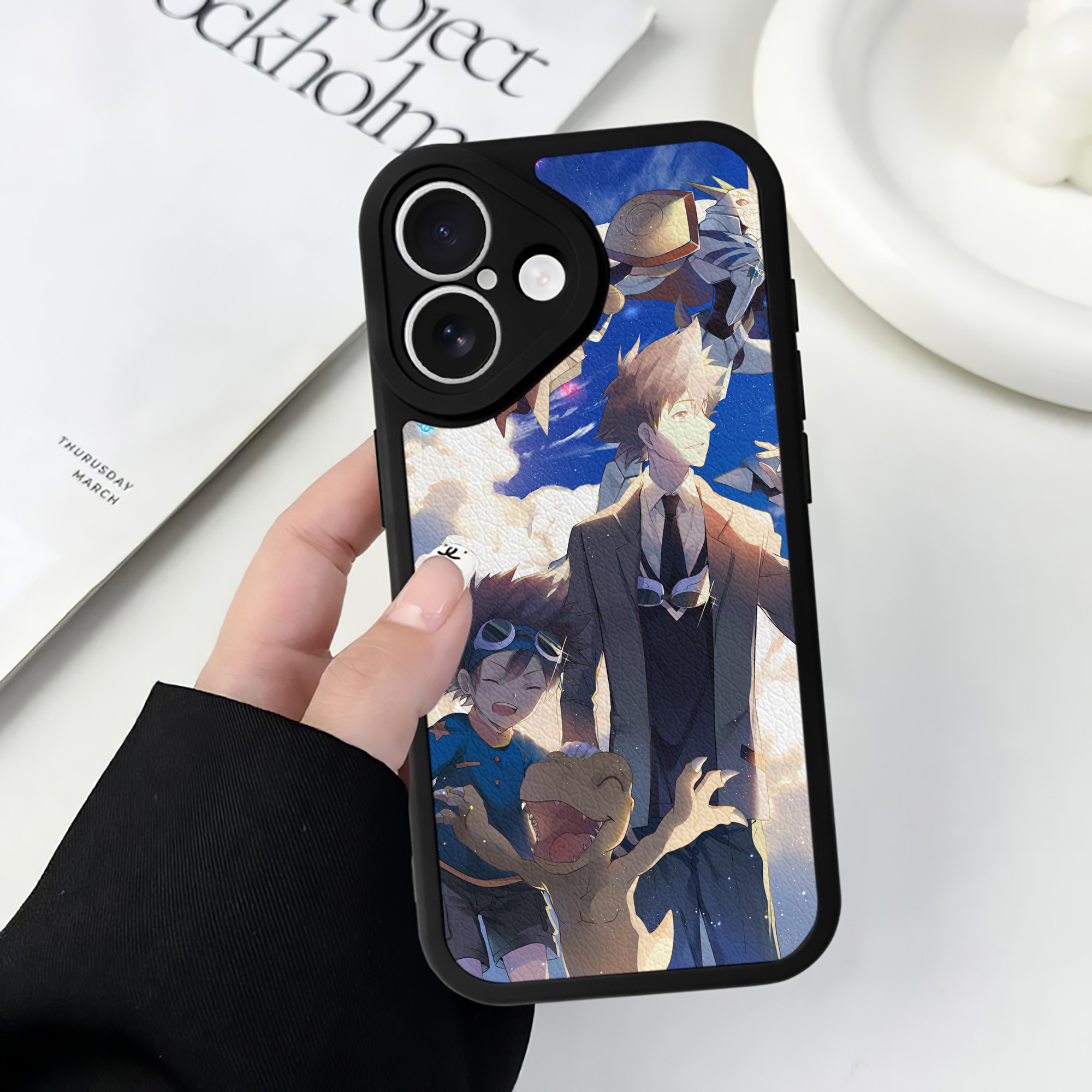 （画像用） Digimon デジタルモンスター/デジモン 【iPhone 16シリーズ対応】シリコンスマホケース（レザー調） 材質：シリコン